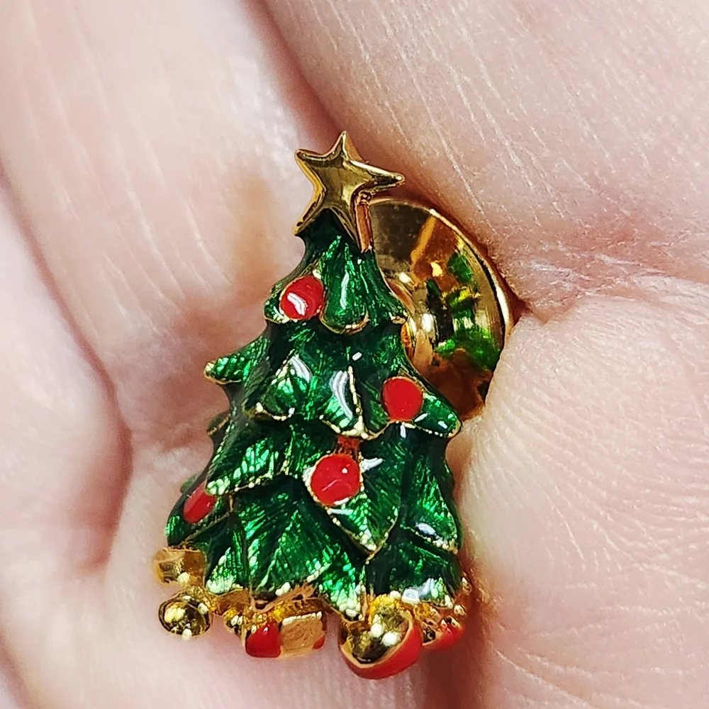 Nordstrom Jewelry Christmas Tree Lapel Pin 🎄